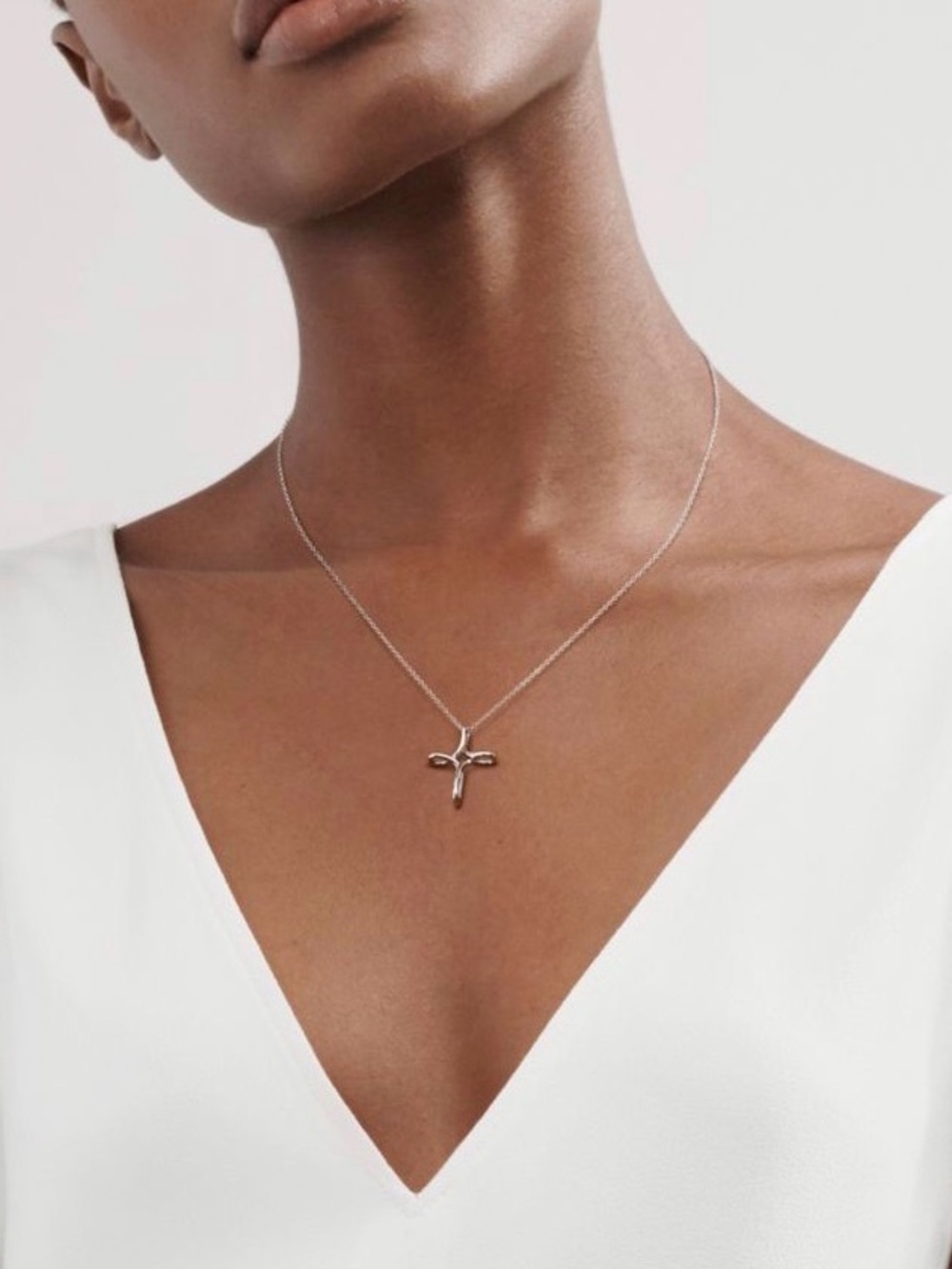 Tiffany & Co. Elsa Peretti Infinity Cross 925 Sterling Silver Medium - 16” Chain